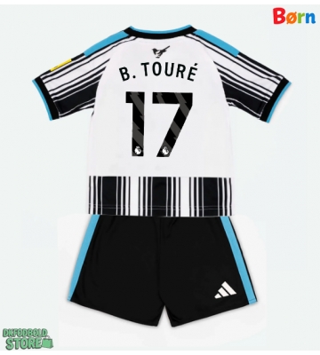 Newcastle United Bazoumana Toure #17 Replika Babytøj Hjemmebanesæt Børn 2026-27 Kortærmet (+ Korte bukser)